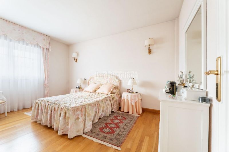 Foto f921e6f4-3feb-467d-9caa-632431fa4369. Casa amb calefacció piscina a Los Robles Torrelodones
