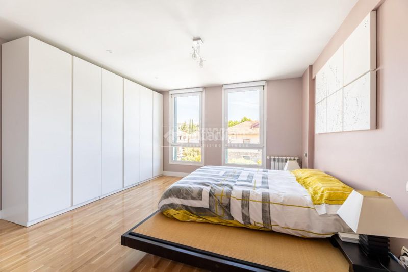 Foto bc0f473c-6029-4d71-ae1d-1ab078e8990c. Flat with heating pool in Casco Antiguo Torrelodones