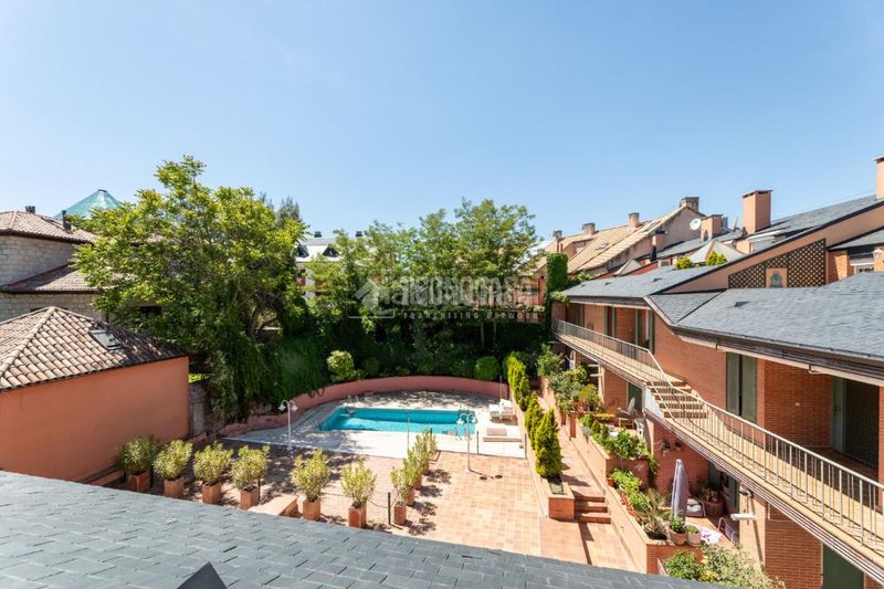 Foto e57dd5b8-3524-4e71-abf1-82faa318e6dd. Flat with heating pool in Casco Antiguo Torrelodones