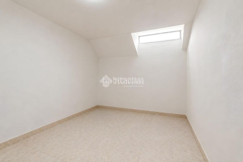 Foto 4c4d502b-dd32-485f-8782-682e6abf2231. Local comercial amb calefacció a Colonia Torrelodones