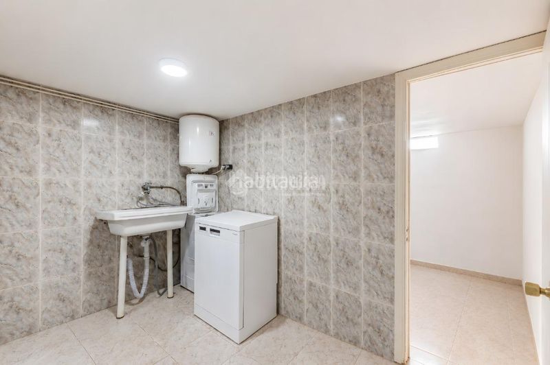 Foto 885f2b58-f63f-4d10-b492-cb4e6d7317b5. Local comercial amb calefacció a Colonia Torrelodones