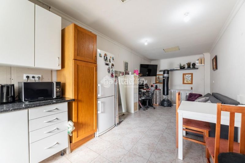 Foto a0bac0fc-3f27-4ede-98ff-54c25a61c74b. Local comercial amb calefacció a Colonia Torrelodones