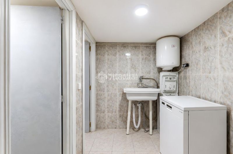 Foto becbe435-67b6-4495-9079-ba6e64b69a0d. Local comercial amb calefacció a Colonia Torrelodones