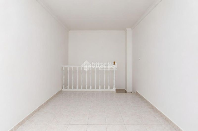 Foto fe491c37-872e-46b0-8a8a-70f3cc695784. Local comercial amb calefacció a Colonia Torrelodones