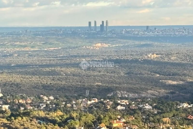 Foto ab68b100-dea7-48d3-a12a-ec9df44d1ea6. Pis amb calefacció aparcament piscina a Los Robles Torrelodones