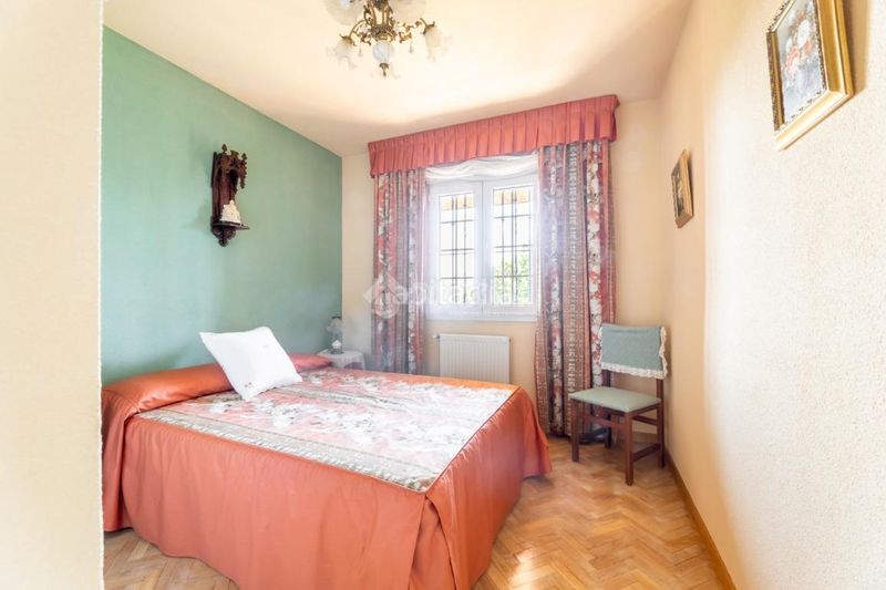 Foto be0ac19a-2a26-43d9-ba4a-613574362edc. Casa aparellada amb calefacció aparcament a Centro Comercial-Hospital Torrelodones