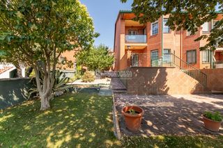 Doppelhaus in Centro Comercial-Hospital. Casa en venta en torrelodones