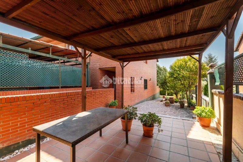 Foto eef1b59b-ef85-410e-9827-df101e913620. Casa aparellada amb calefacció aparcament a Centro Comercial-Hospital Torrelodones