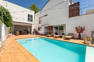 Casa bifamiliare in Centro Comercial-Hospital. Casa en venta en torrelodones