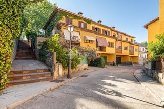 Maison jumelée à Colonia. Casa en venta en torrelodones