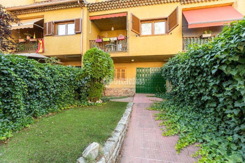 Foto 7da6a4ab-7b7c-444c-9ce6-107cec89c786. Casa aparellada amb calefacció aparcament piscina a Torrelodones