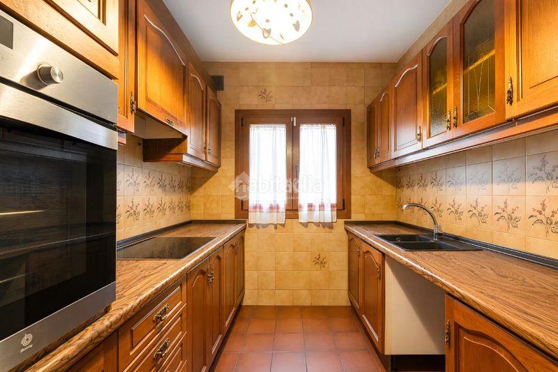 Foto ba4b5139-f3bf-4e25-9b99-1075afbdb29a. Casa aparellada amb calefacció aparcament piscina a Torrelodones