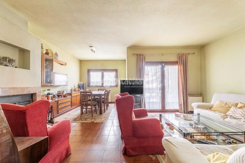 Foto dad38a7e-d8fa-453f-bf4c-e3e288b82e2a. Casa aparellada amb calefacció aparcament piscina a Torrelodones