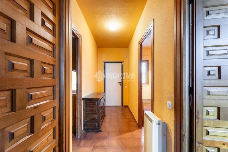 Foto f1a839fb-5b03-4a78-a04a-aff008c83d98. Casa aparellada amb calefacció aparcament piscina a Torrelodones