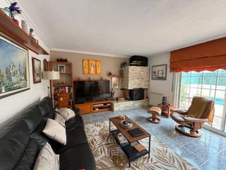 Maison jumelée à La Collada-Sis Camins. Exclusiva y amplia casa con piscina privada!