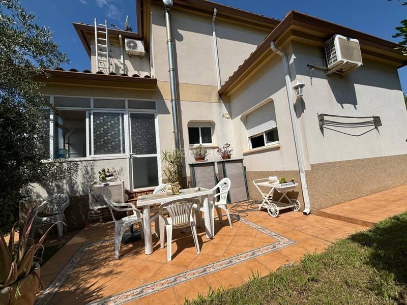 Foto 77fd4b4a-8a40-4182-8e4a-7d76aa42d43b. Casa amb calefacció aparcament piscina a Santa Maria-l´Eixample-Sud Sumella Cubelles