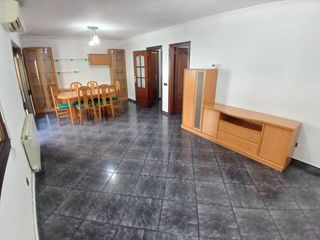 Pis  Calle josep coroleu. Piso para entrar a vivir!