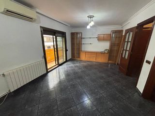 Pis  Calle josep coroleu. Piso para entrar a vivir!