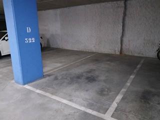 Aparcament cotxe  Cristòfol raventós. Plaza de aparcamiento en la geltrú