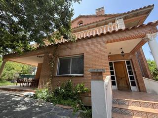 Casa  Corral d´en cona. Oportunidad casa unifamiliar aislada en gran solar de 950 m2, en