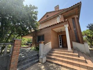 Haus  Corral d´en cona. Oportunidad casa unifamiliar aislada en gran solar de 950 m2, en
