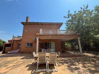 Casa  Corral d´en cona. Oportunidad casa unifamiliar aislada en gran solar de 950 m2, en