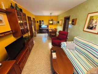 Pis  Calle menéndez y pelayo. Amplio piso en venta en aiguacuitsant joan