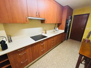 Flat  Calle menéndez y pelayo. Amplio piso en venta en aiguacuitsant joan