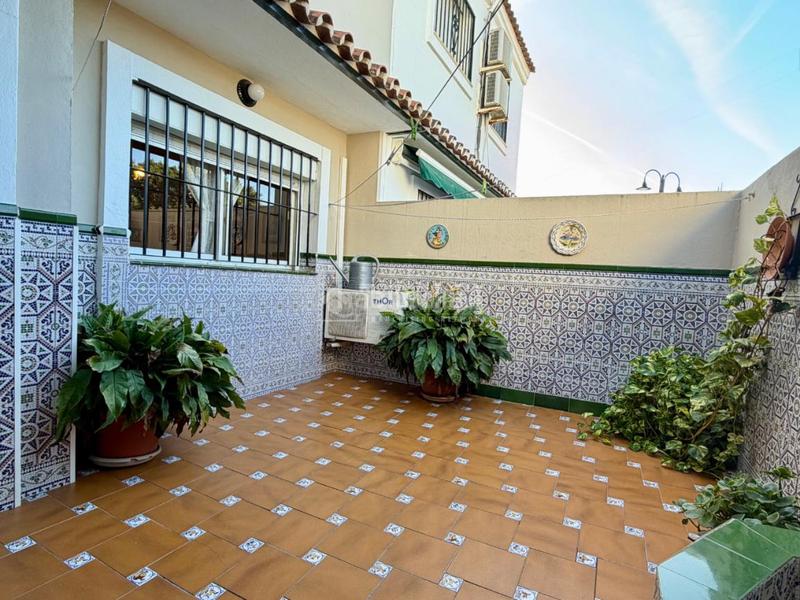 Foto 6eb90ad1-890b-4c2b-ba1c-a8e203e64136. Doppelhaus mit parking in Centro Mijas