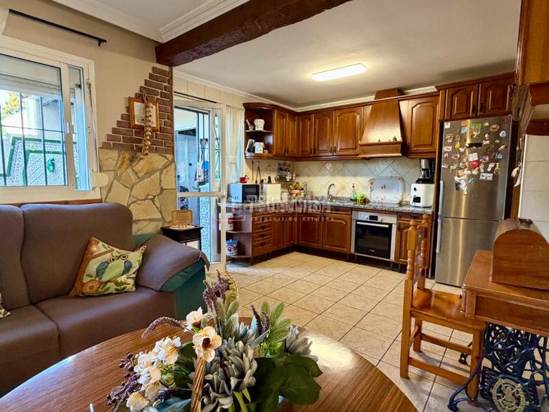 Foto e5c4bfa7-db7d-4da7-abdb-59e1697227b6. Doppelhaus mit parking in Centro Mijas