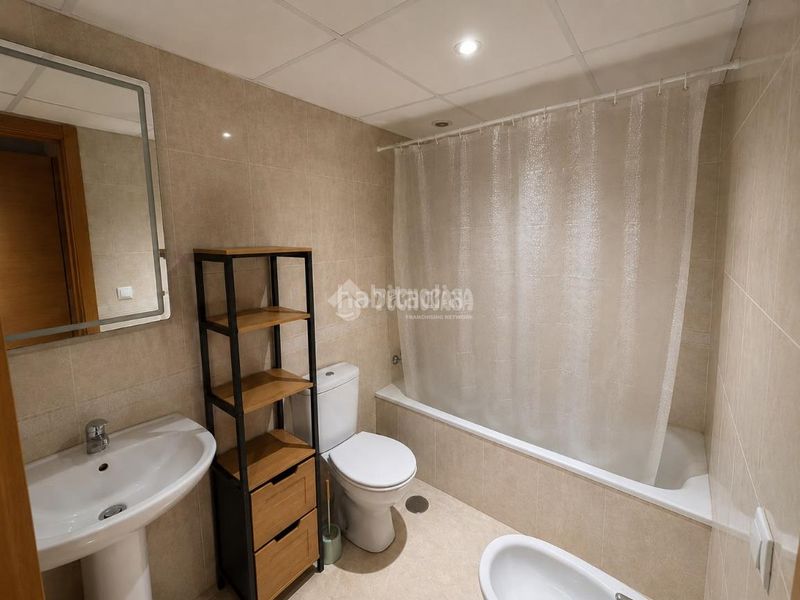 Foto b001e758-6e2d-4e91-b11c-c5c835f4a8f8. Pis amb aparcament a Centro Mijas