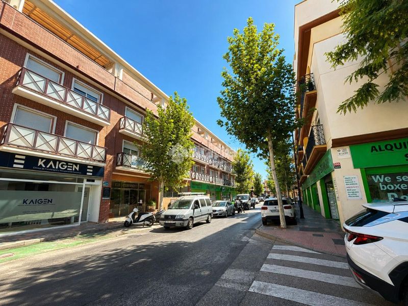 Foto ea21c18d-9ba6-42ab-8510-79182fb9f2da. Pis amb aparcament a Centro Mijas