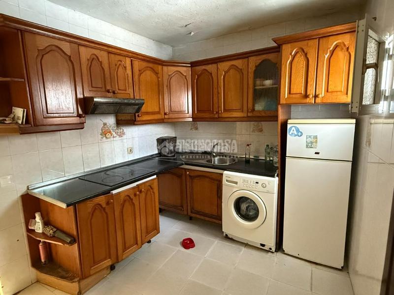 Foto 20d032e1-38a8-4419-8bd8-a73755ddf94b. Casa pareada casa en venta en Puerto Deportivo Fuengirola