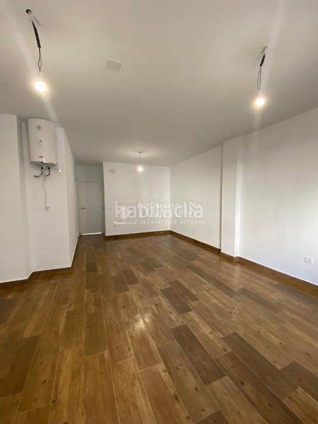 Foto 9f96fee8-e9d2-40b5-9556-0eb8abbc4560. Estudi a Camas