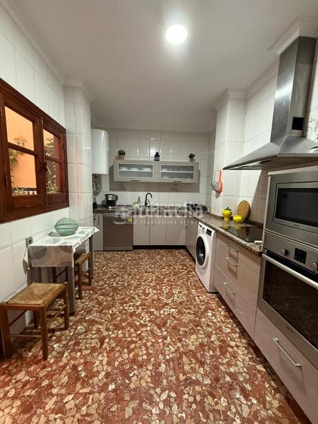 Foto c6eb68aa-c4b9-4eda-865b-ee09917181bd. Casa pareada casa en venta en Camas