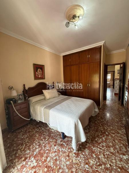 Foto dacaa568-8f82-4236-aace-f98d54da1da2. Casa pareada casa en venta en Camas