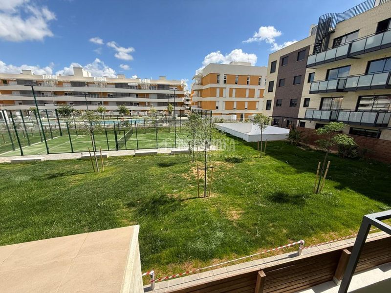 Foto 550b62eb-4fbf-4467-904b-a95a22b7904f. Rent flat with parking in zona nueva Camas - marcelino camacho Camas