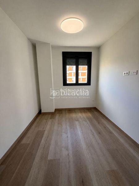 Foto e3e41be6-4f38-4c6a-bd4d-4a2d9ff1ec50. Rent flat with parking in zona nueva Camas - marcelino camacho Camas