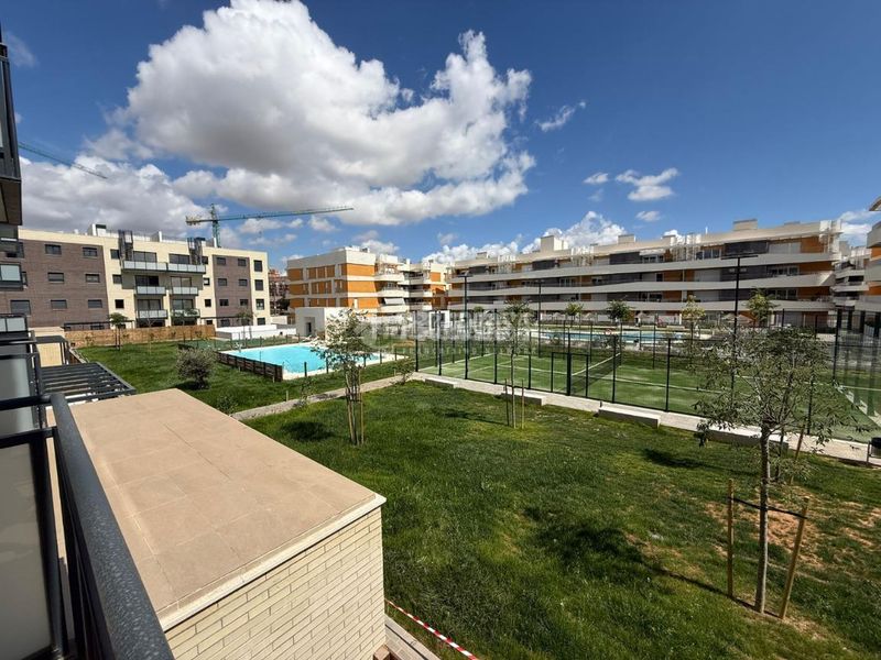 Foto fe638461-f45a-4d7b-8936-6e9738f9e917. Rent flat with parking in zona nueva Camas - marcelino camacho Camas