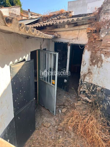 Foto 6d02a725-9fdd-4d7b-8cb6-fb7540cc4dad. Casa pareada casa en venta en Santiponce