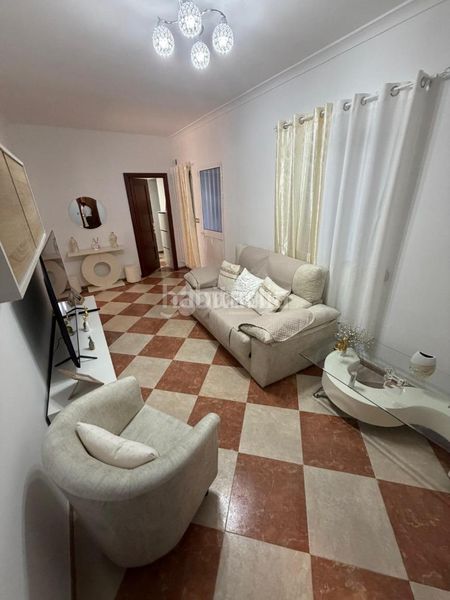 Foto b014a9a7-5a86-4002-823f-6cfeeaecf144. Maison jumelée dans Castilleja de Guzmán