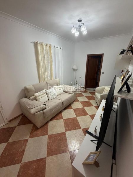Foto c7efc97a-9b6c-4af1-bfa1-51c32e307fb5. Maison jumelée dans Castilleja de Guzmán