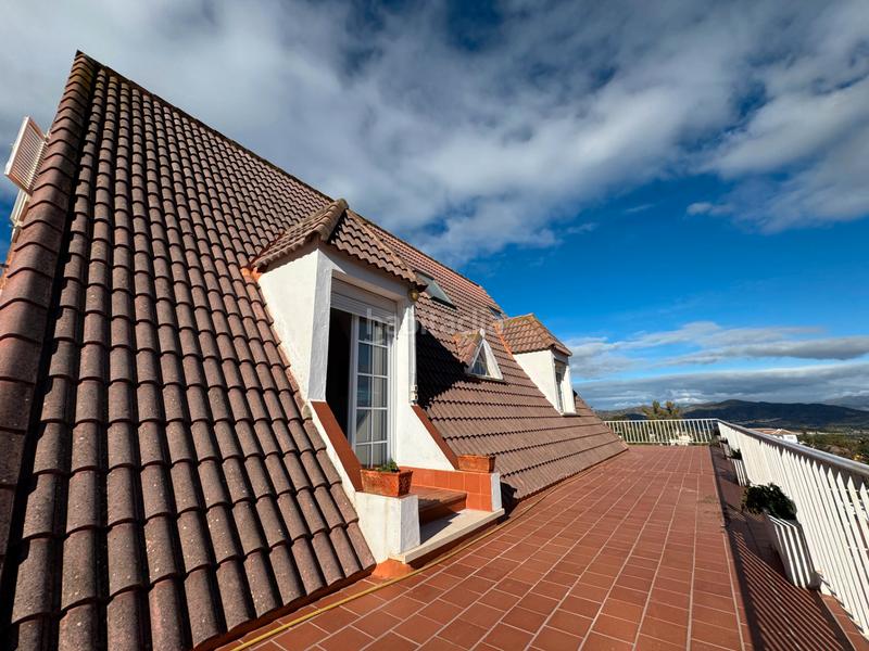 Foto cbc98be6-33b4-4b4c-8625-22776354d3f0. Xalet a calle alozaina 137 a Pinos de Alhaurín Alhaurín de la Torre