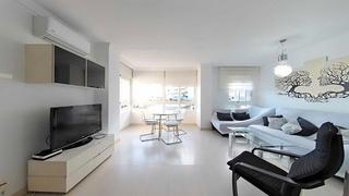 Rent Flat in Avenida antonio machado 82. Bellísimo y luminoso frente al mar!!