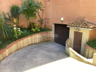 Parking coche en Vírgenes. Boxplaza de garaje en venta en leganés