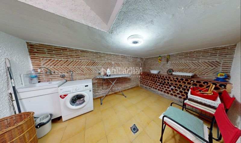 Foto 95037a41-0f65-4015-bfe8-b0919030012b. Casa aparellada amb calefacció aparcament piscina a Leganés