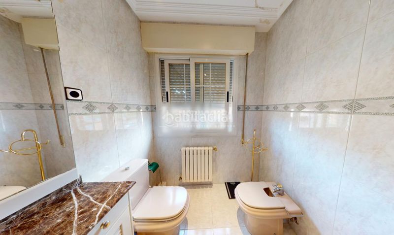 Foto d7ddaa02-6902-426a-b5fb-5f36d35cfd18. Casa aparellada amb calefacció aparcament piscina a Leganés