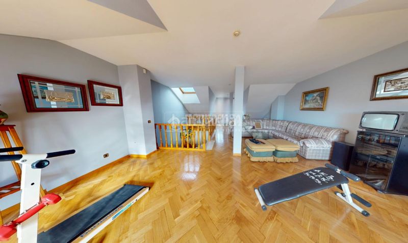 Foto e7a8279c-c926-4526-ad40-28bf3fd7f72b. Casa aparellada amb calefacció aparcament piscina a Leganés