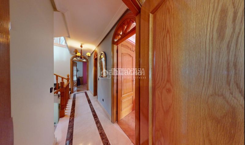 Foto f50a3694-7487-4ccb-95d3-cad491b07721. Casa aparellada amb calefacció aparcament piscina a Leganés