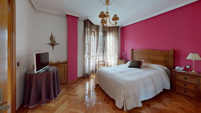 Foto fa786b09-52e0-4634-ad1c-53f494172984. Casa aparellada amb calefacció aparcament piscina a Leganés